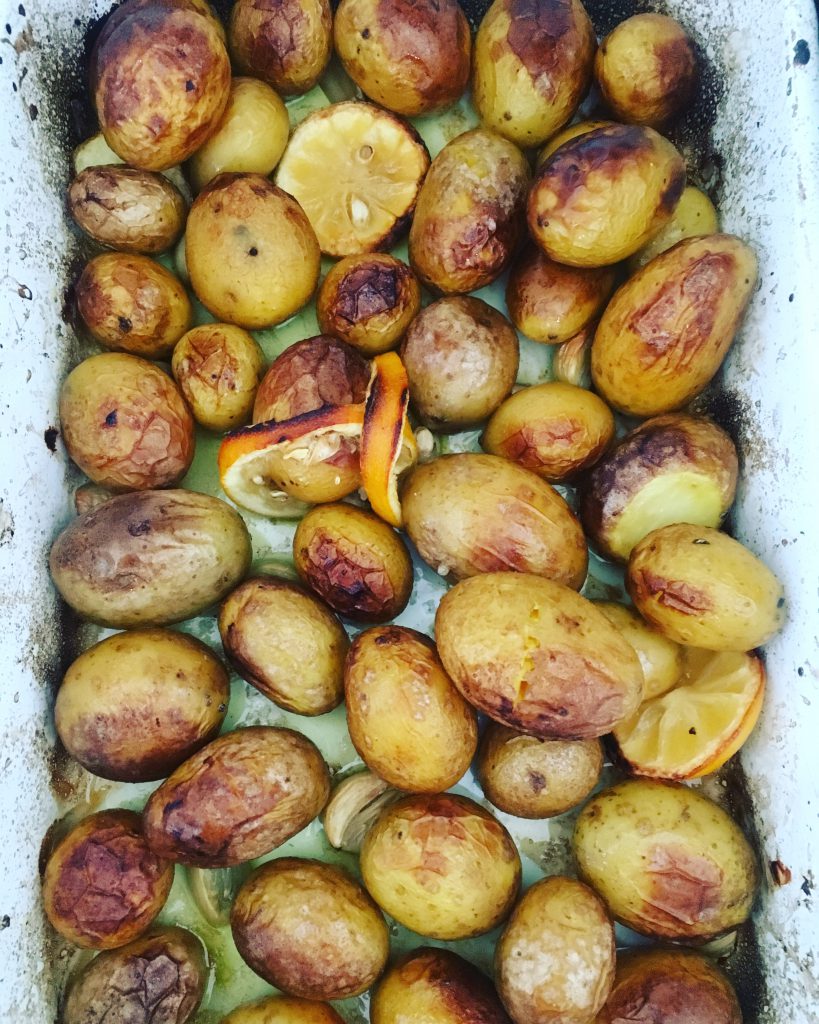 YOGI-KÜCHE: Zitronen-Knoblauch-Kartoffeln