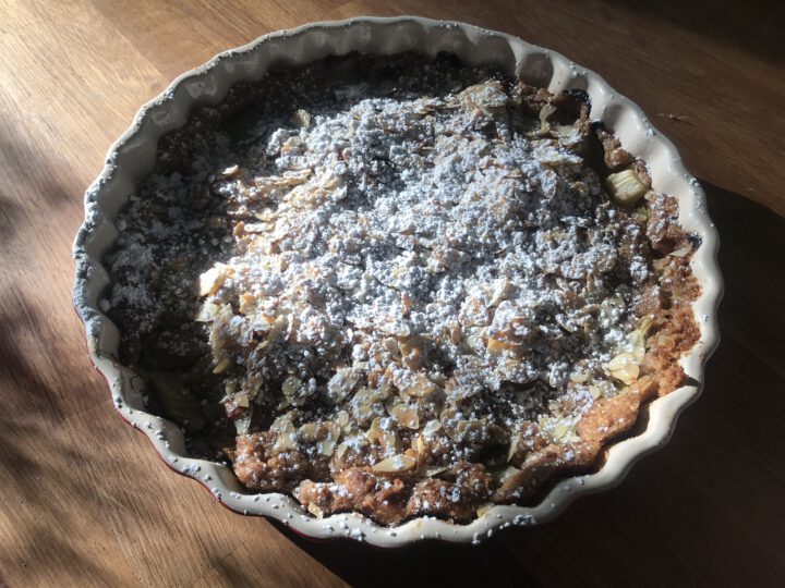 Yogi-Küche: Rhabarber-Mandelkuchen